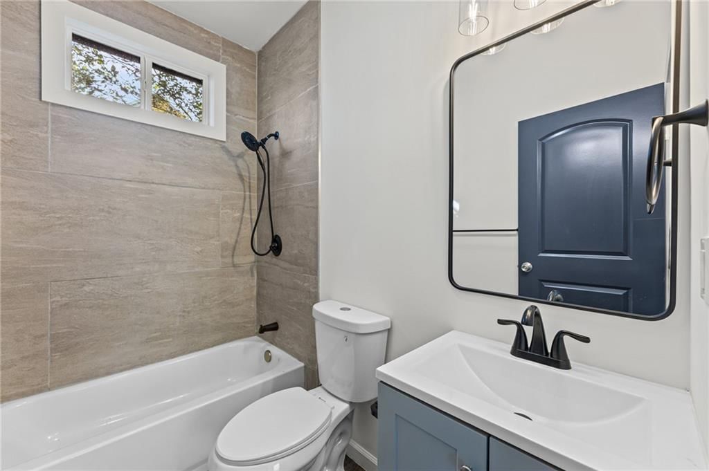 Photo 18 of 31 - 1111 Kimball Avenue, Kansas City, KS 66104