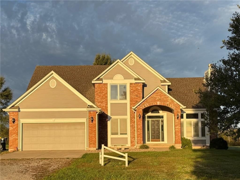 21270 Country Place Lane, Bucyrus, KS