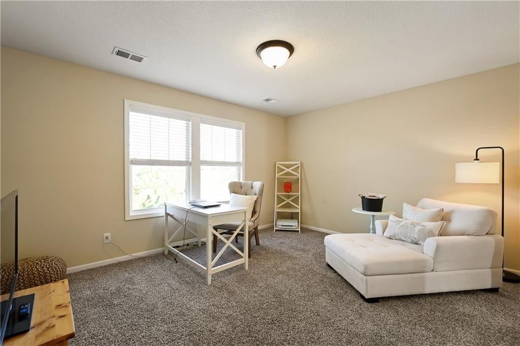 Photo 25 of 31 - 3317 SW Longview Road, Lee's Summit, MO 64081