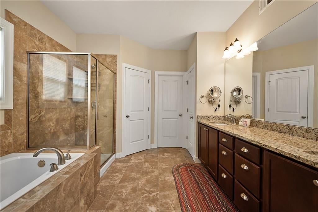 Photo 22: freestanding tub, 3317 SW Longview Road, Lee's Summit, MO 64081