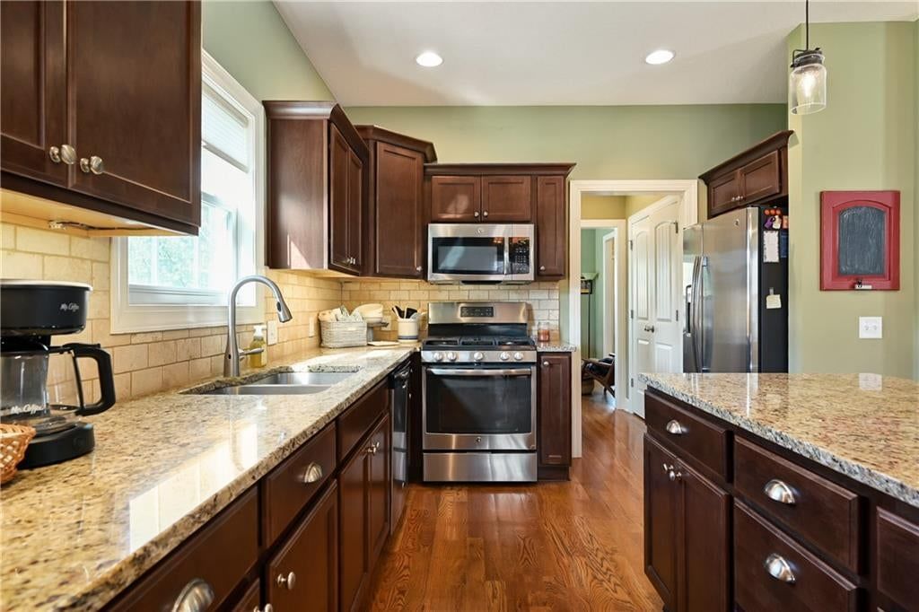 Updated kitchen at 3317 SW Longview Road, Lee's Summit, MO 64081