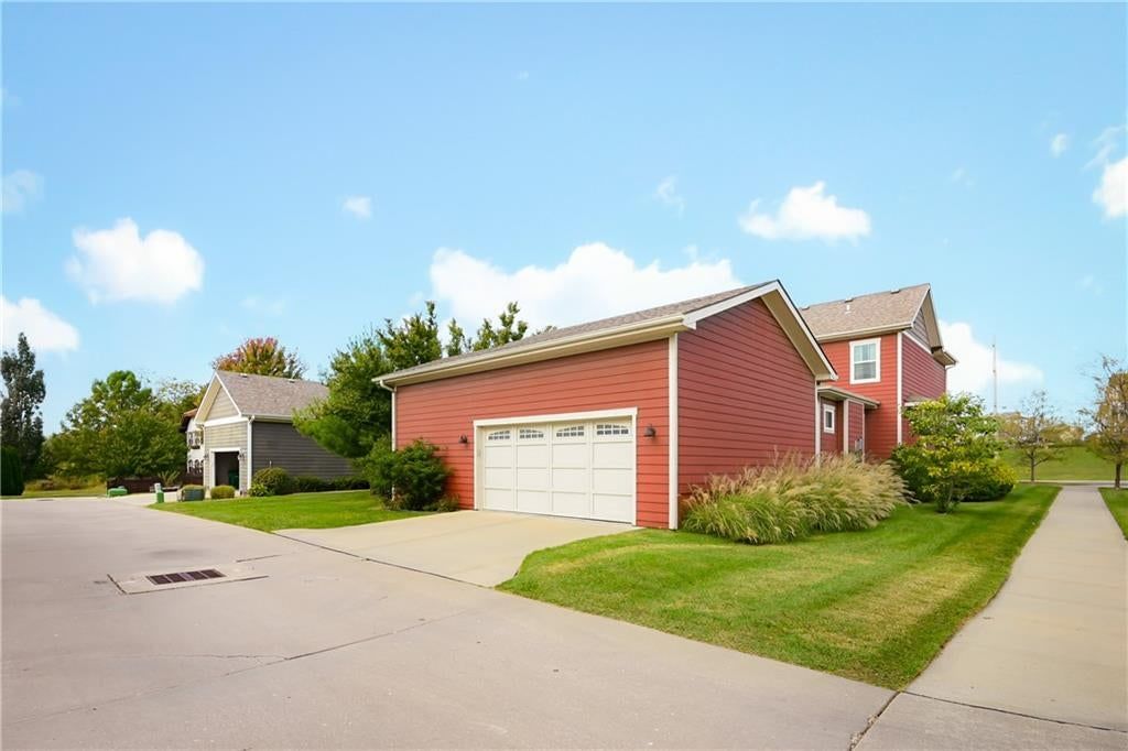 Attached garage at 3317 SW Longview Road, Lee's Summit, MO 64081