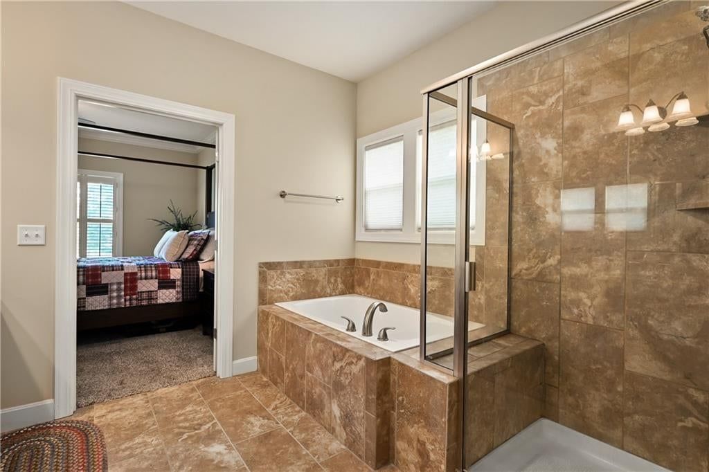 Photo 24 of 31 - 3317 SW Longview Road, Lee's Summit, MO 64081