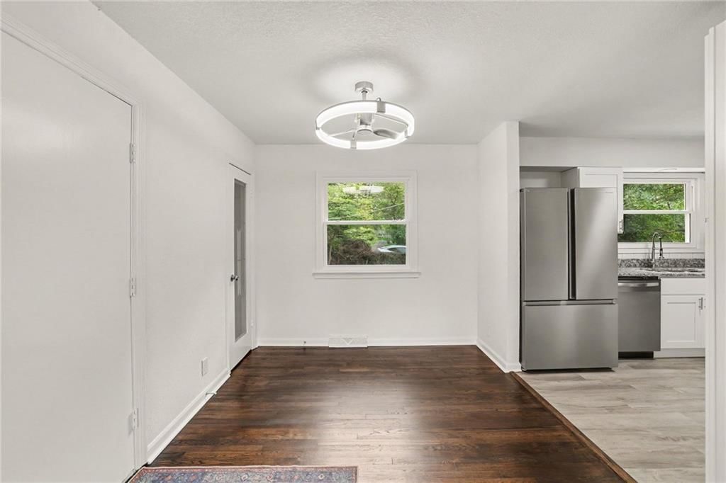 Photo 7 of 30 - 8507 Kentucky Avenue, Raytown, MO 64138