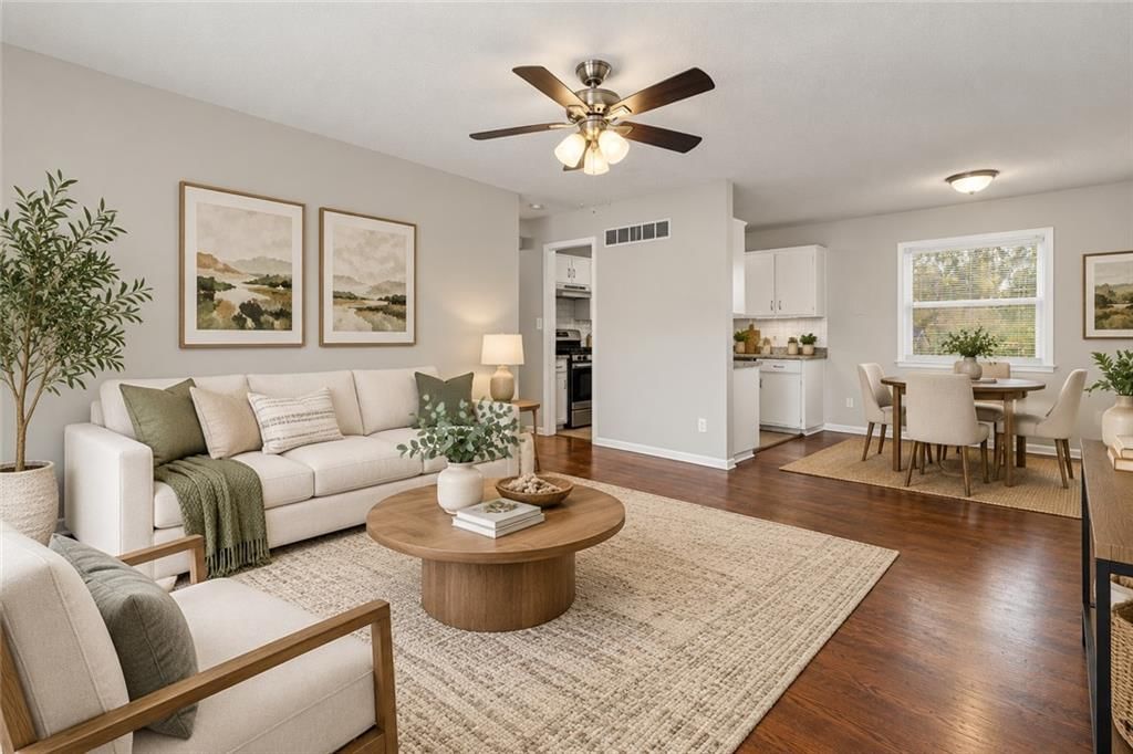 11134 E 9th Street S, Independence, MO: listing photo 2