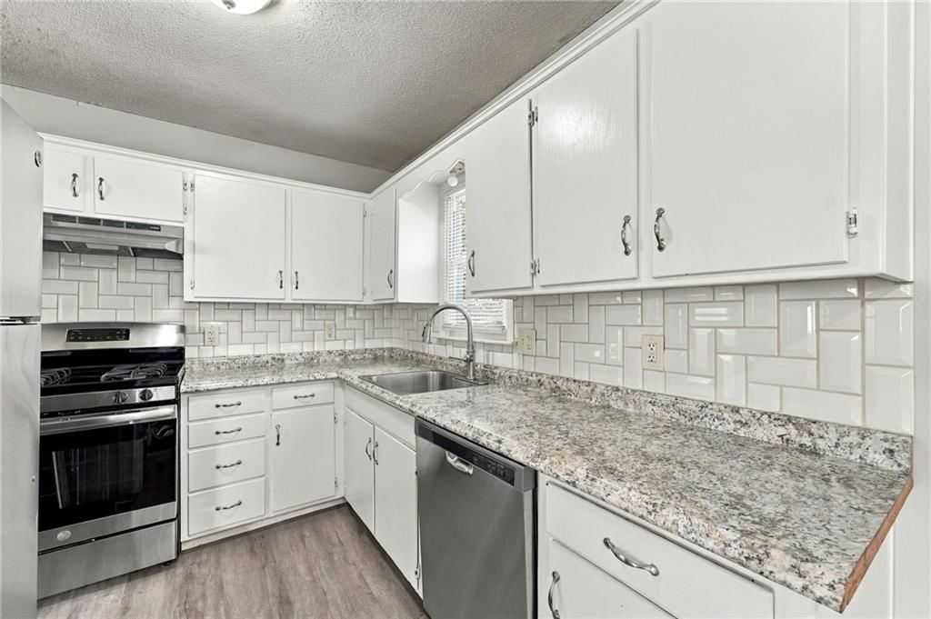 Photo 7 of 19 - 11134 E 9th Street S, Independence, MO 64054