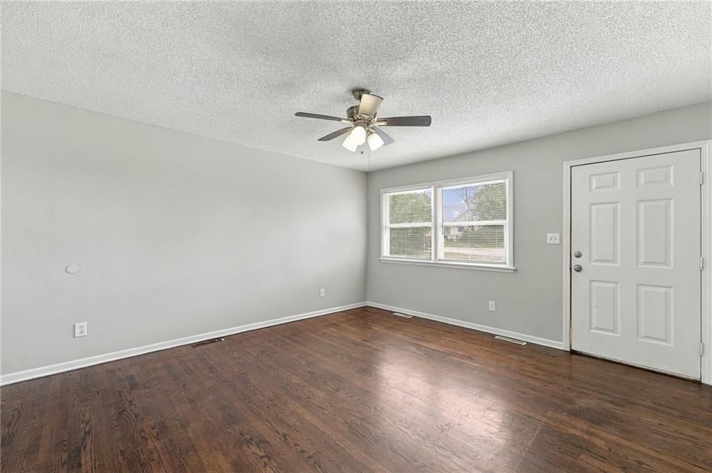 Photo 5 of 19 - 11134 E 9th Street S, Independence, MO 64054