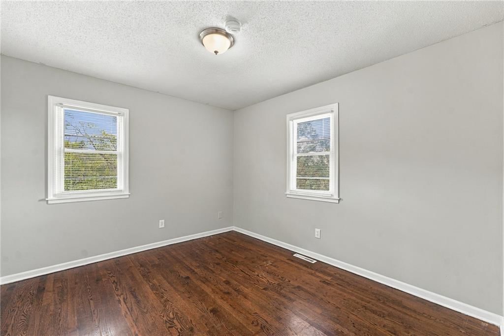 Photo 14 of 19 - 11134 E 9th Street S, Independence, MO 64054