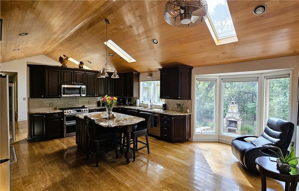 12580 S Red Bird Lane, Olathe, KS: listing photo 3