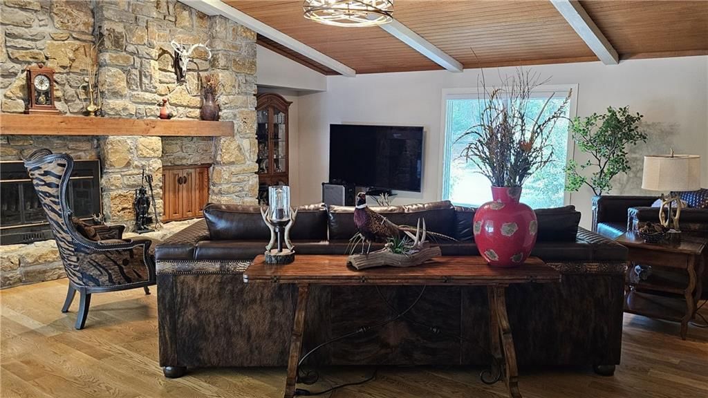 Photo 8 of 36 - 12580 S Red Bird Lane, Olathe, KS 66061