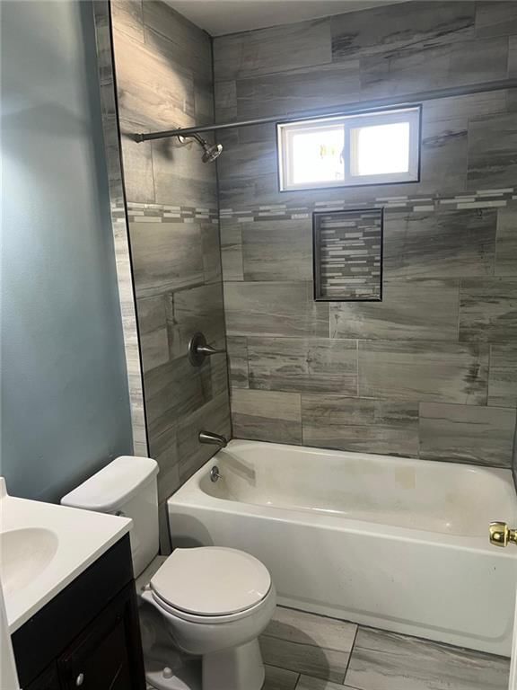 Photo 11 of 18 - 1967 N 30TH Street, Kansas City, KS 66104