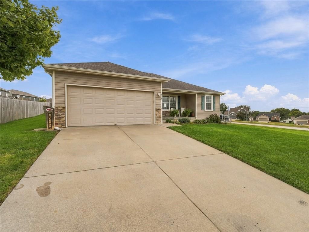 7305 E 143rd Street, Grandview, MO: listing photo 2