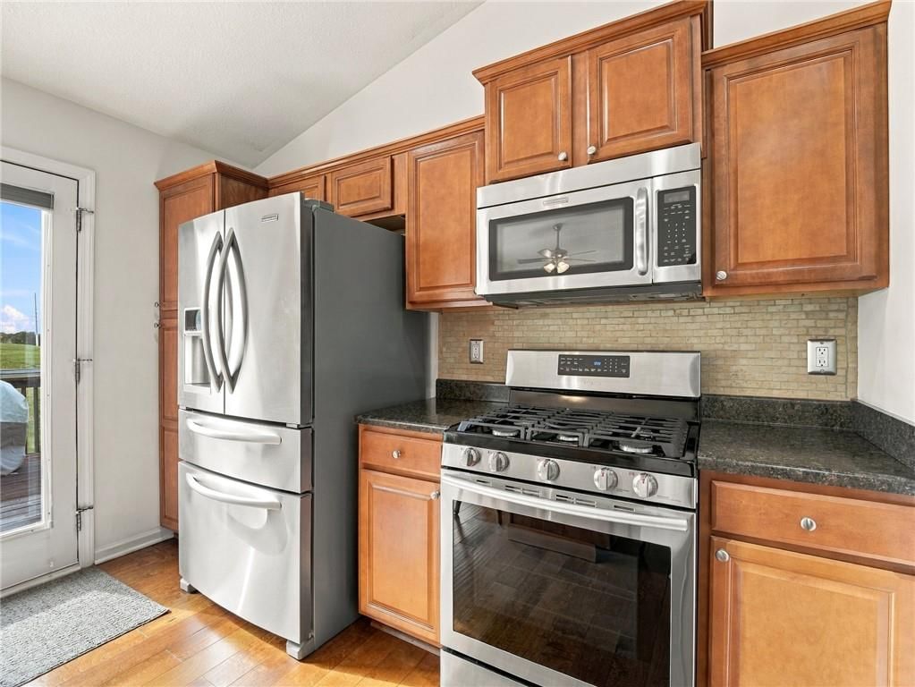 Photo 16 of 42 - 7305 E 143rd Street, Grandview, MO 64030