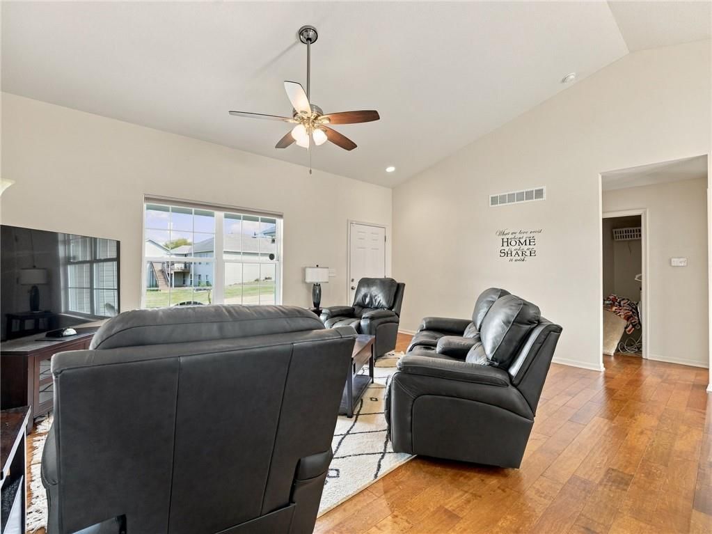 Photo 8 of 42 - 7305 E 143rd Street, Grandview, MO 64030