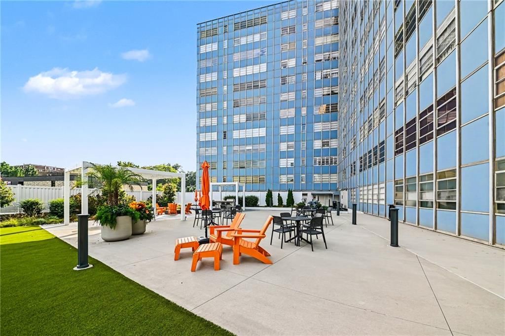 333 W Meyer Boulevard, Kansas City, MO: listing photo 2