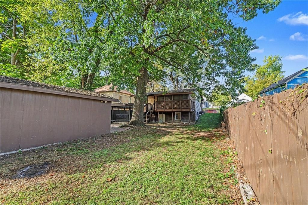 Photo 24 of 27 - 1305 S 40th Street, Kansas City, KS 66106