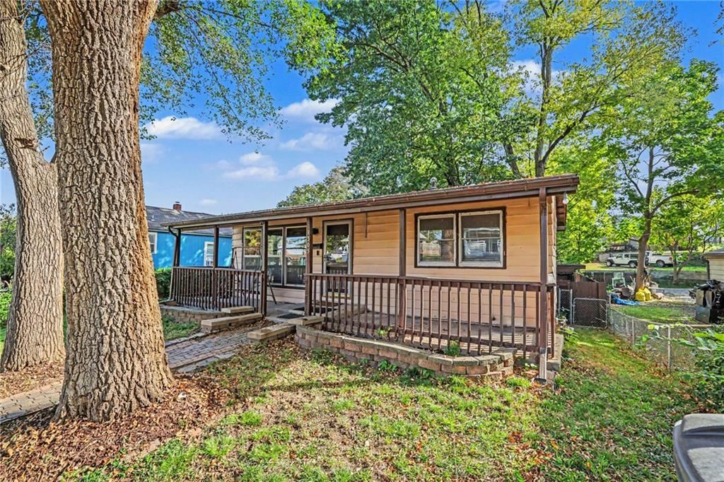 1305 S 40th Street, Kansas City, KS: listing photo 3