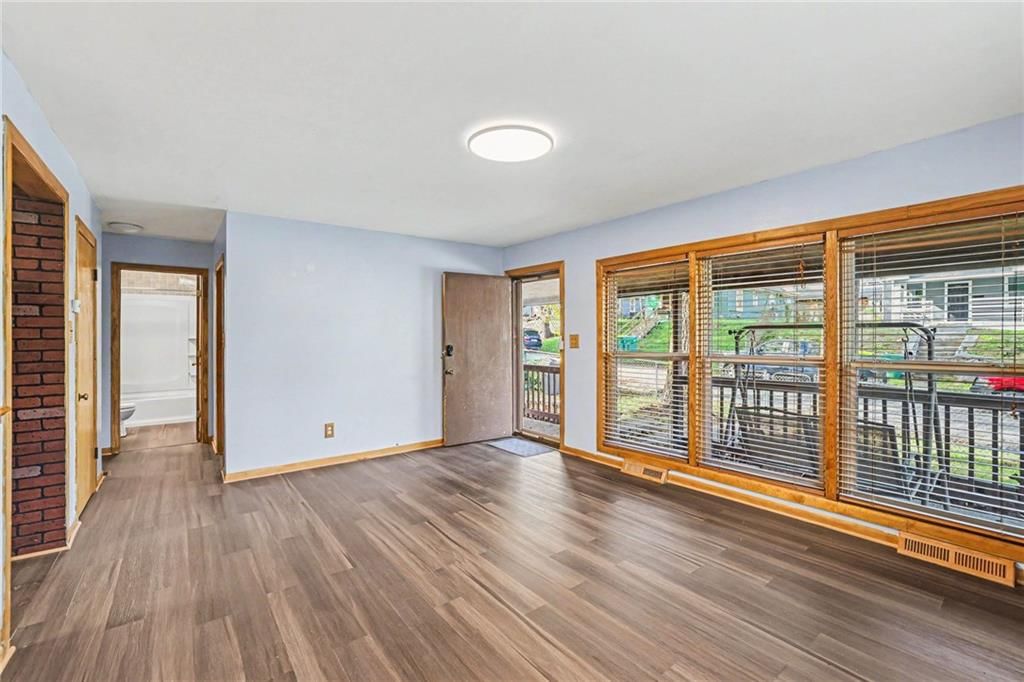 Photo 4 of 27 - 1305 S 40th Street, Kansas City, KS 66106