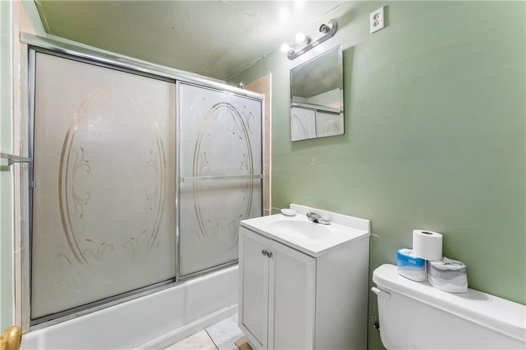 Photo 38 of 56 - 6808 Larsen Lane, Shawnee, KS 66203