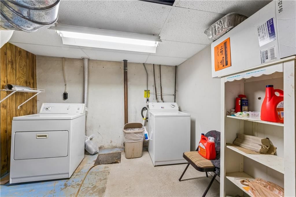 Photo 42 of 56 - 6808 Larsen Lane, Shawnee, KS 66203