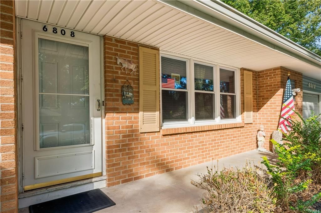 Covered front porch at 6808 Larsen Lane, Shawnee, KS 66203