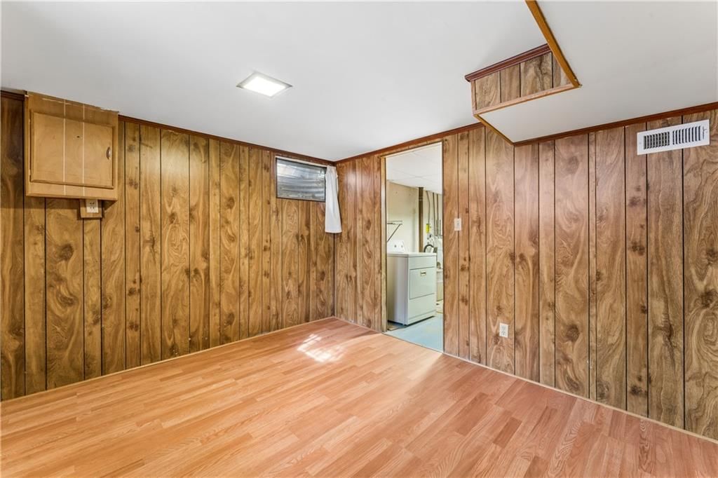 Photo 41 of 56 - 6808 Larsen Lane, Shawnee, KS 66203