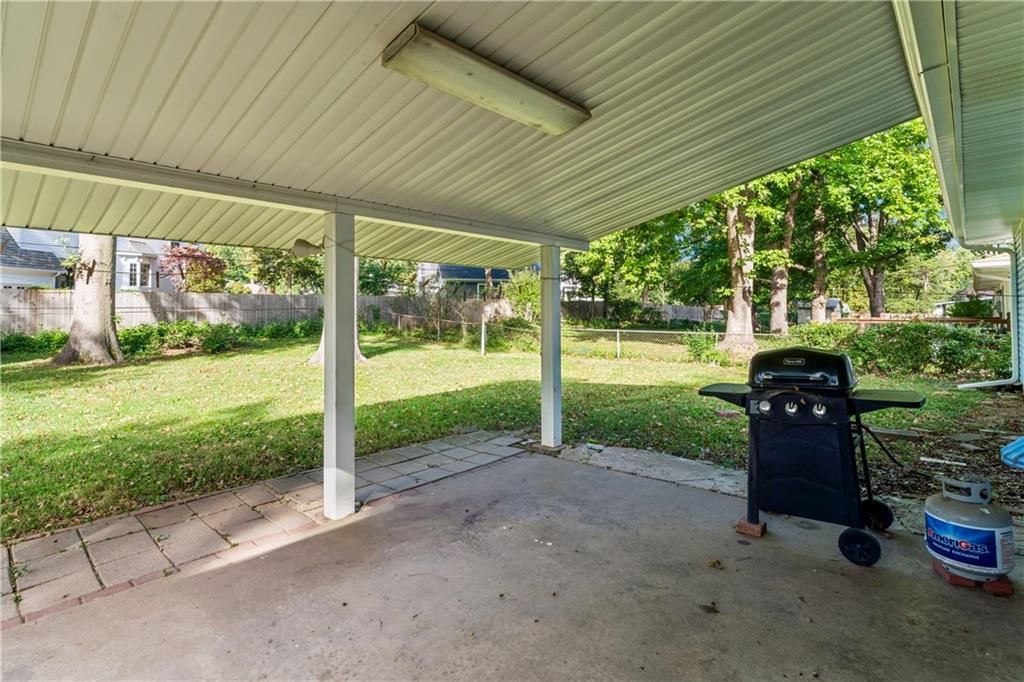 Photo 48 of 56 - 6808 Larsen Lane, Shawnee, KS 66203