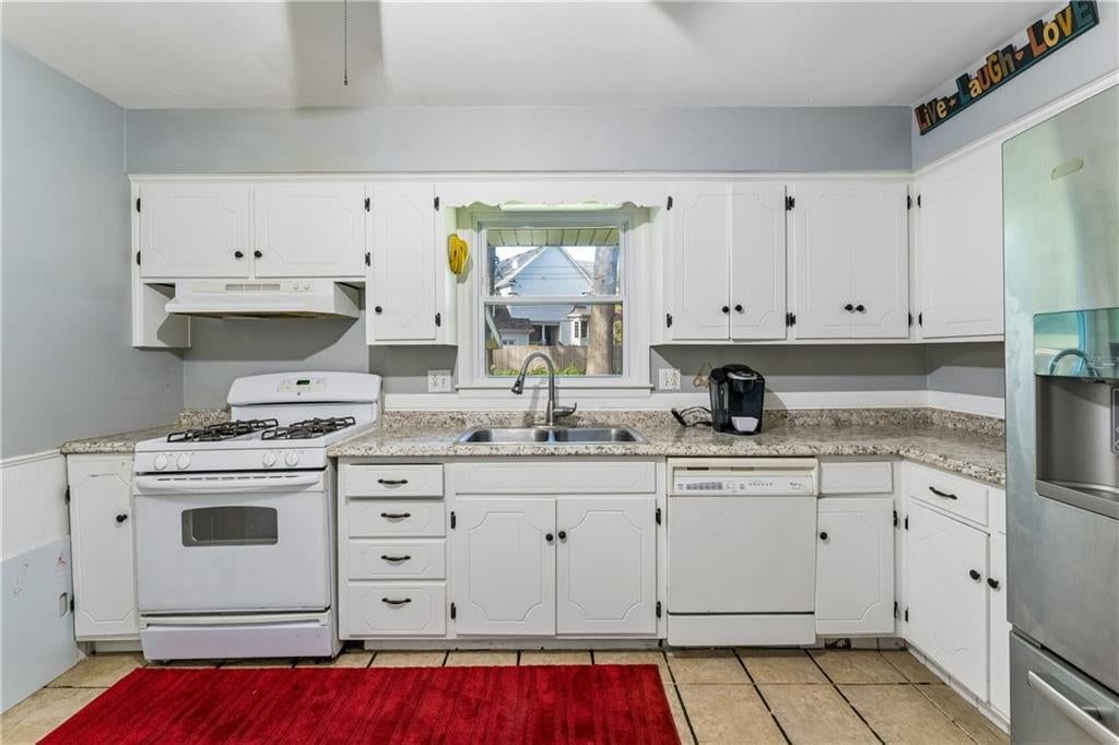Photo 13 of 56 - 6808 Larsen Lane, Shawnee, KS 66203