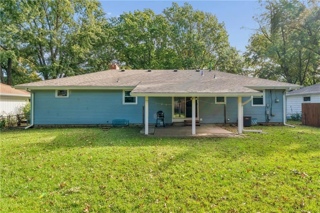 Photo 46 of 56 - 6808 Larsen Lane, Shawnee, KS 66203