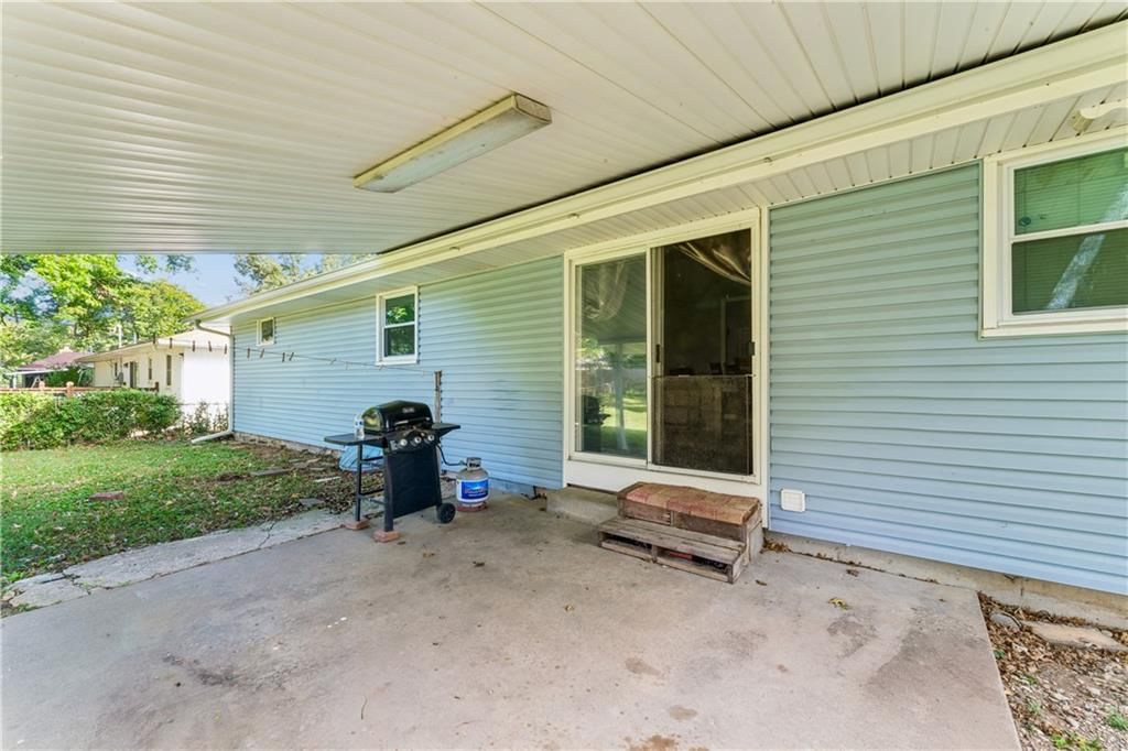 Photo 47 of 56 - 6808 Larsen Lane, Shawnee, KS 66203