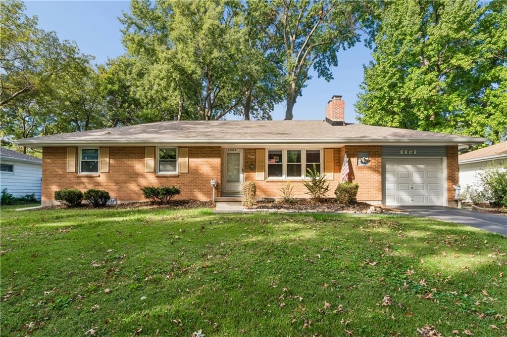 6808 Larsen Lane, Shawnee, KS