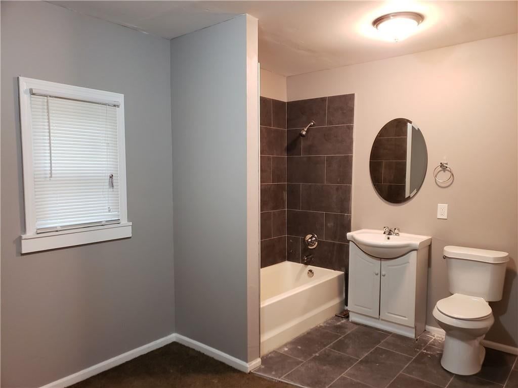 Photo 10 of 16 - 5737 INDIANA Avenue, Kansas City, MO 64130