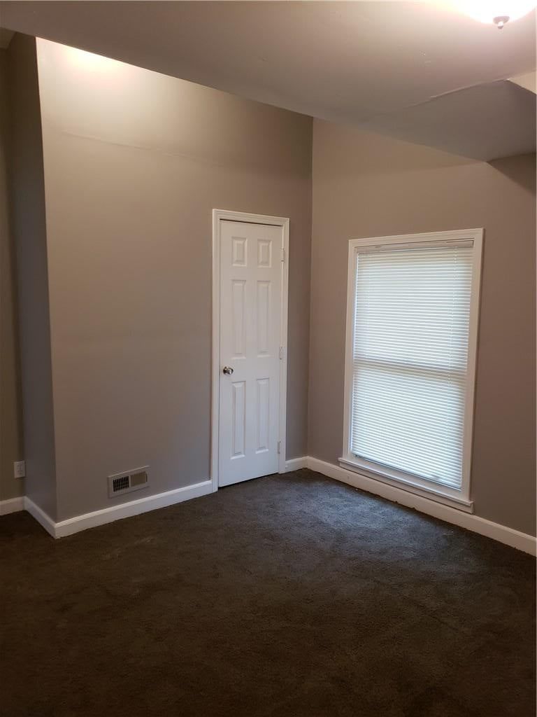 Carpet at 5737 INDIANA Avenue, Kansas City, MO 64130