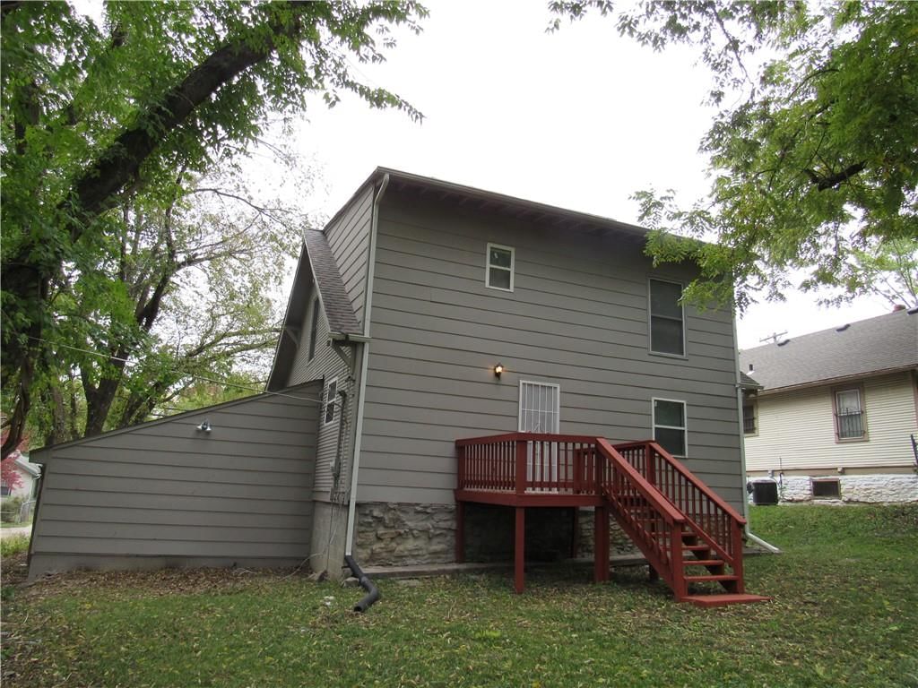 Photo 4 of 16 - 5737 INDIANA Avenue, Kansas City, MO 64130