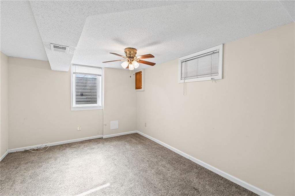 Photo 23 of 42 - 7512 N Baltimore Avenue, Gladstone, MO 64118