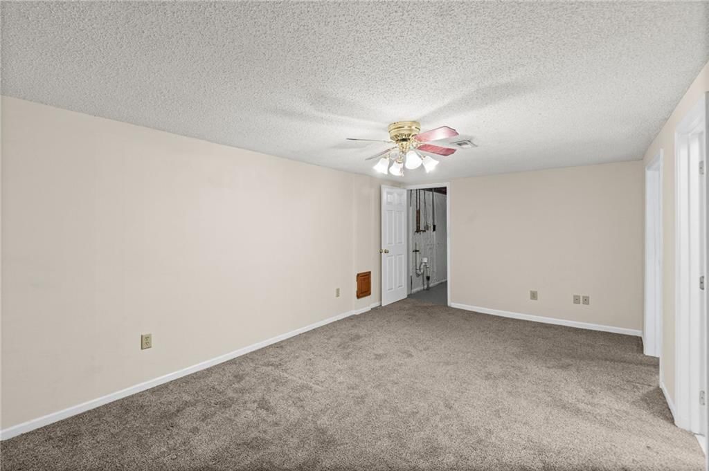 Photo 26 of 42 - 7512 N Baltimore Avenue, Gladstone, MO 64118