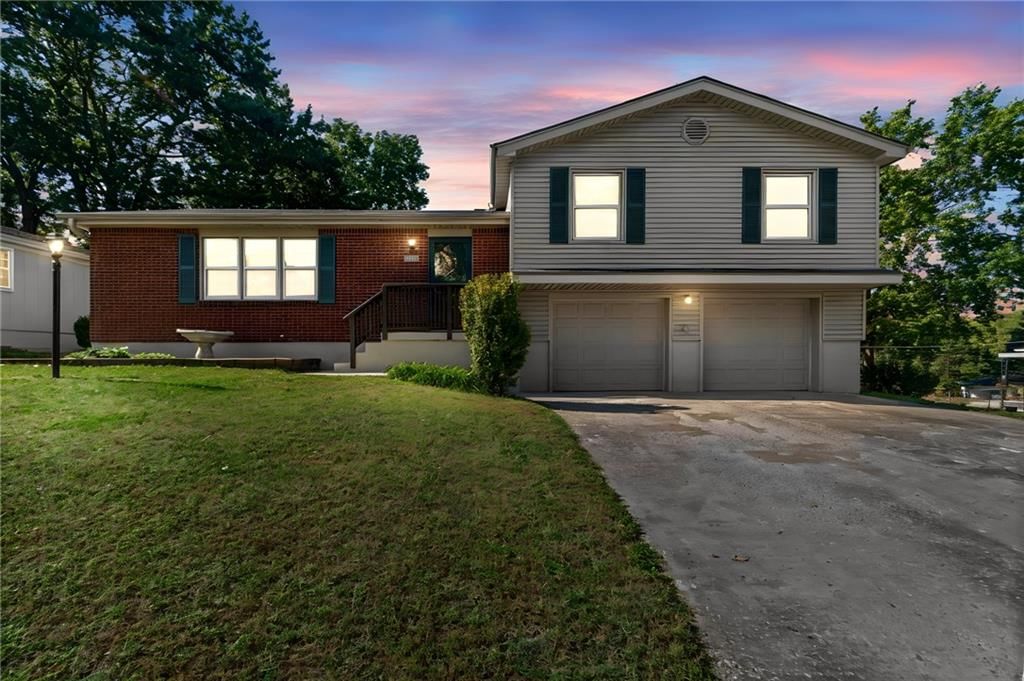 7512 N Baltimore Avenue, Gladstone, MO