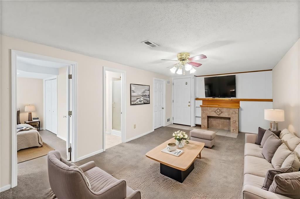 Photo 27 of 42 - 7512 N Baltimore Avenue, Gladstone, MO 64118