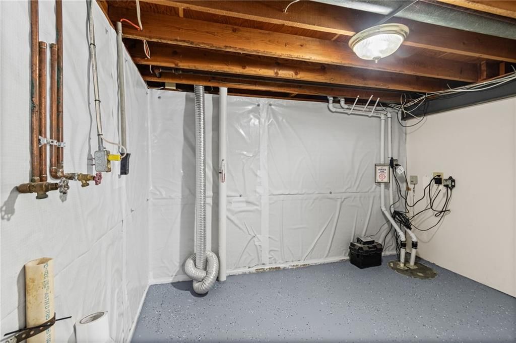 Finished basement at 7512 N Baltimore Avenue, Gladstone, MO 64118