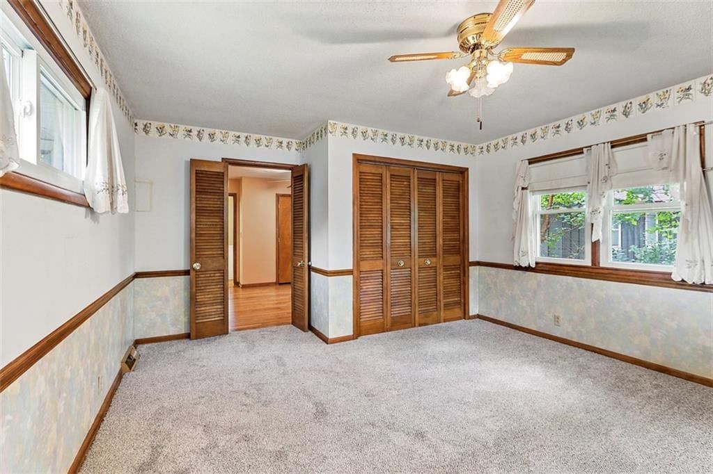 Photo 28 of 39 - 8914 Park Street, Lenexa, KS 66215