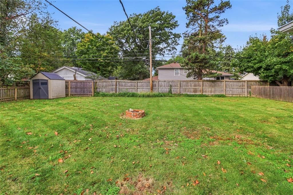 Photo 37 of 39 - 8914 Park Street, Lenexa, KS 66215
