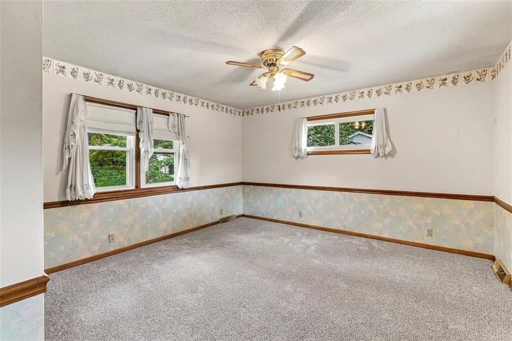 Carpet at 8914 Park Street, Lenexa, KS 66215