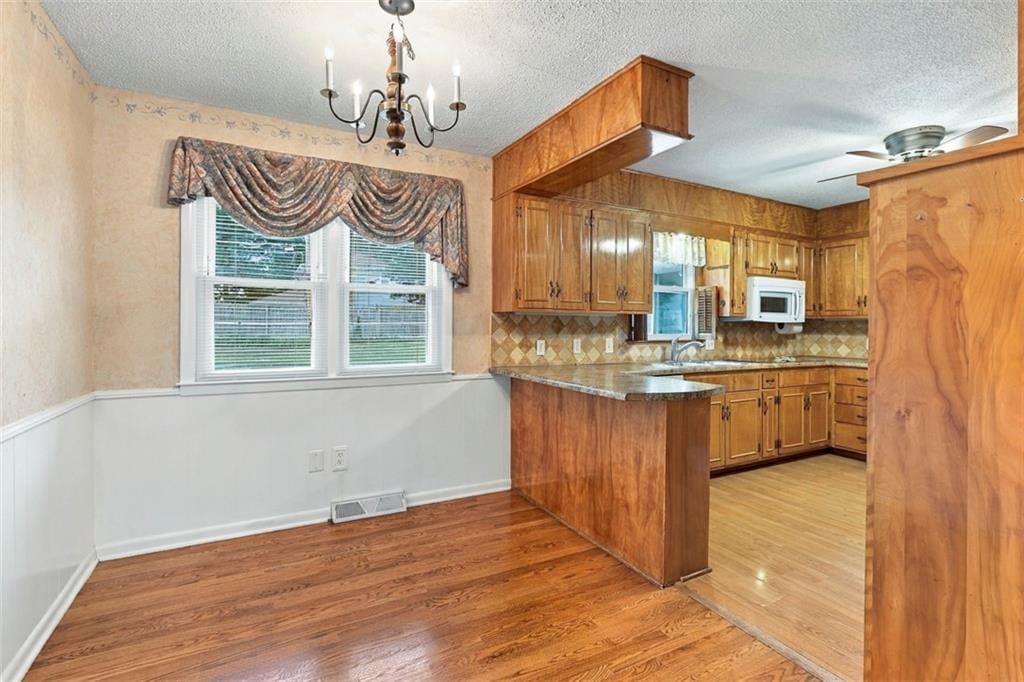 Photo 9: open floor plan, 8914 Park Street, Lenexa, KS 66215