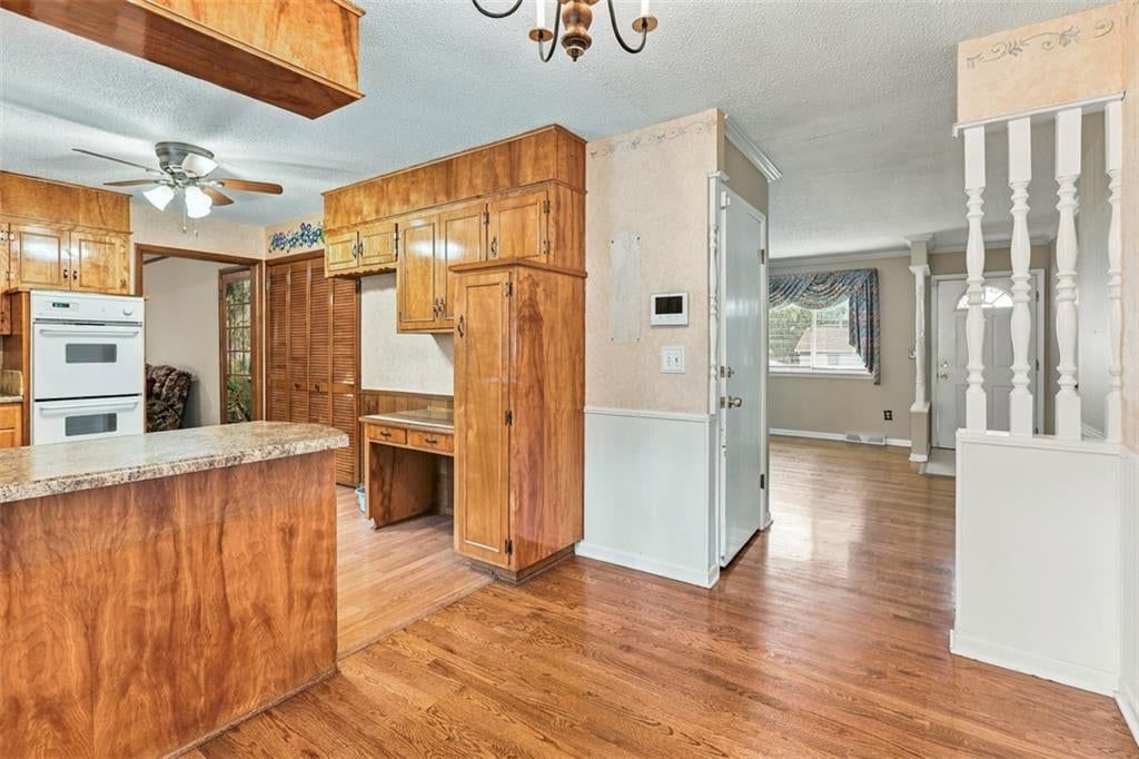 Photo 10 of 39 - 8914 Park Street, Lenexa, KS 66215