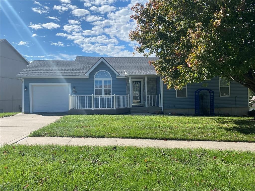 411 Hillcrest Street, Lansing, KS