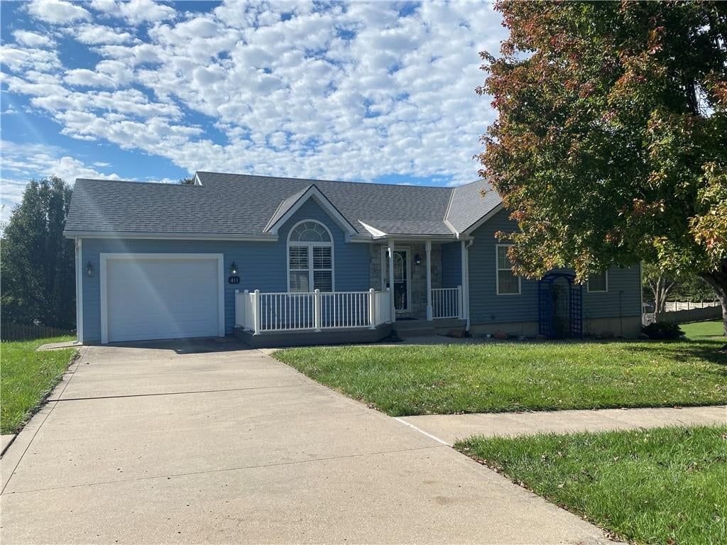 411 Hillcrest Street, Lansing, KS: listing photo 3