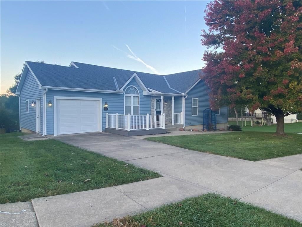 411 Hillcrest Street, Lansing, KS
