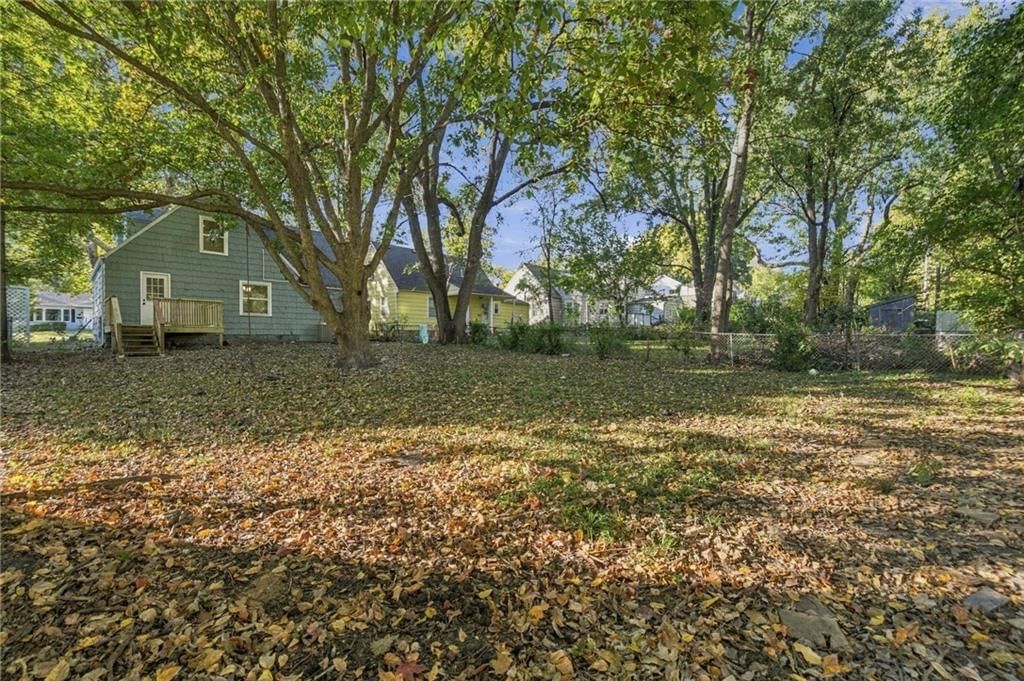 Photo 30 of 30 - 7929 Madison Avenue, Kansas City, MO 64114