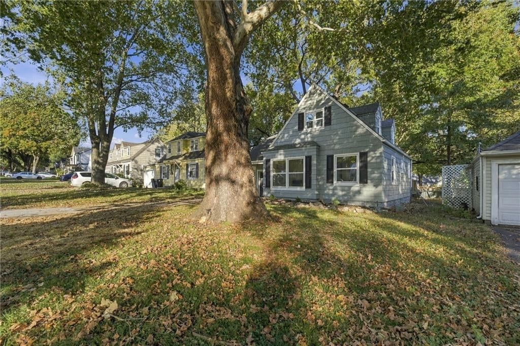 Flat lot at 7929 Madison Avenue, Kansas City, MO 64114