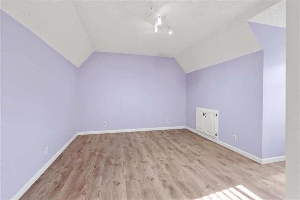 Tray ceiling at 1425 N Hunter Drive, Olathe, KS 66061